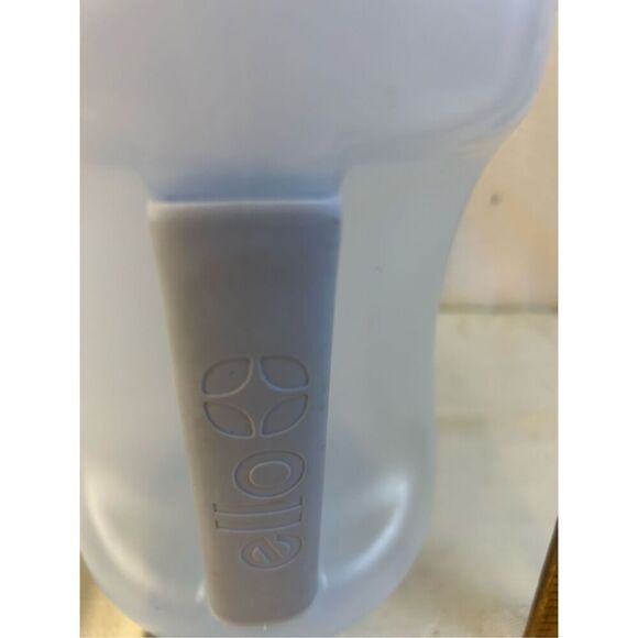Ellos blue 1/2 gal jug water bottle handle flip top Measures Time - Picture 3 of 9